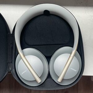 BOSE 700 BLUETOOTH HEADPHONES